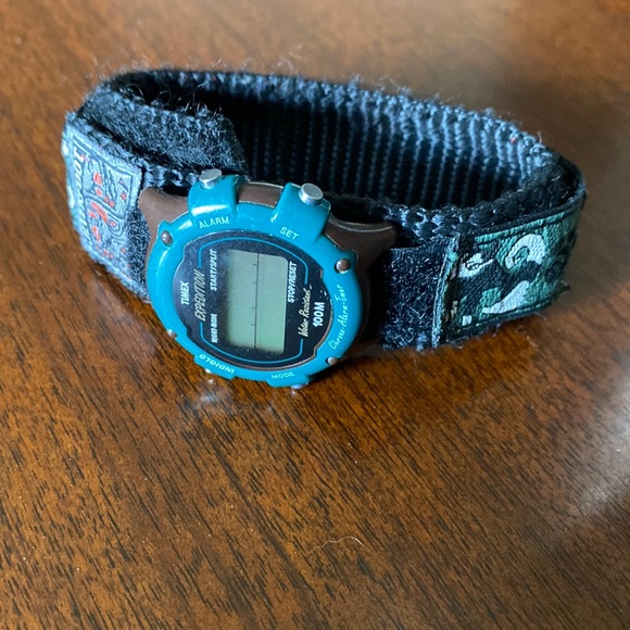 TIMEX Vintage Expedition water resistant 100m alarm timer watch. Huskies band. - Picture 3 of 4